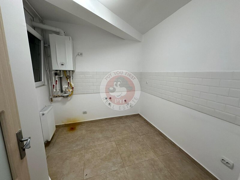 Militari Residence | Rosu | studio| 46mp | B11187