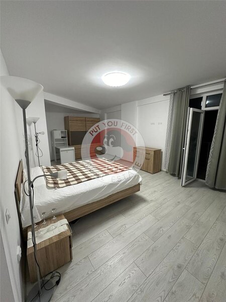 Militari Residence | Rosu | studio| 46mp | B11187